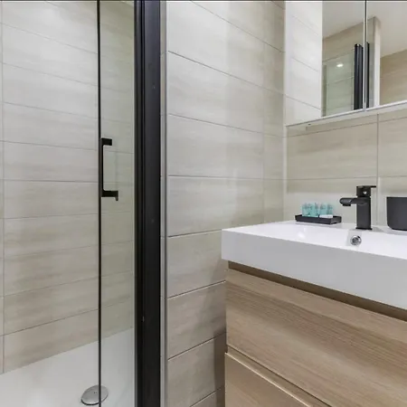 Hsh Parmentier-couronnes Ii Design 4p-1br Paris
