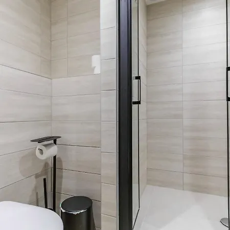 Apartment Hsh Parmentier-couronnes Ii Design 4p-1br *