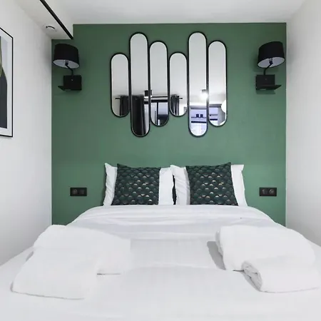 Hsh Parmentier-couronnes Ii Design 4p-1br Apartment