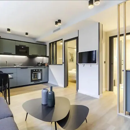 Hsh Parmentier-couronnes Ii Design 4p-1br Apartment